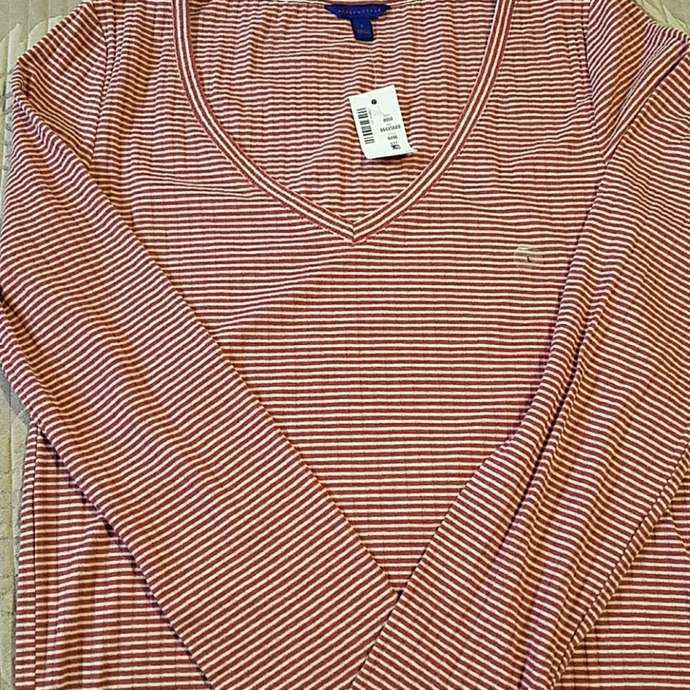 Long Sleeves - Picture 2 of 3